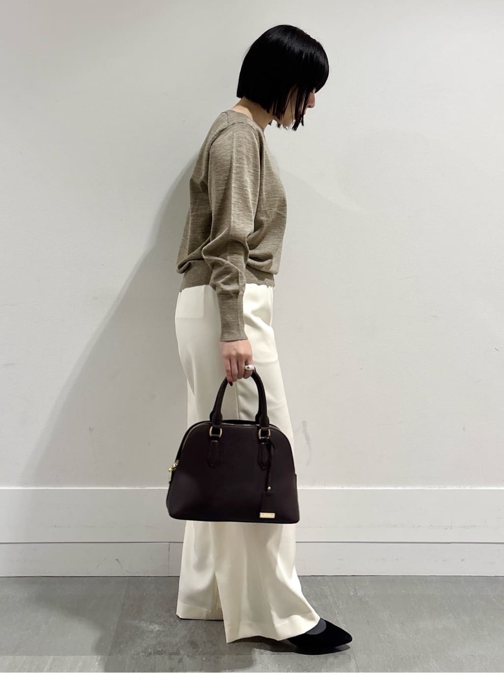モエカさんの「UNTITLED｜【アンサンブル可/洗える】シルクウールカシミヤ ドルマンスリーブニット」を使ったコーディネート
