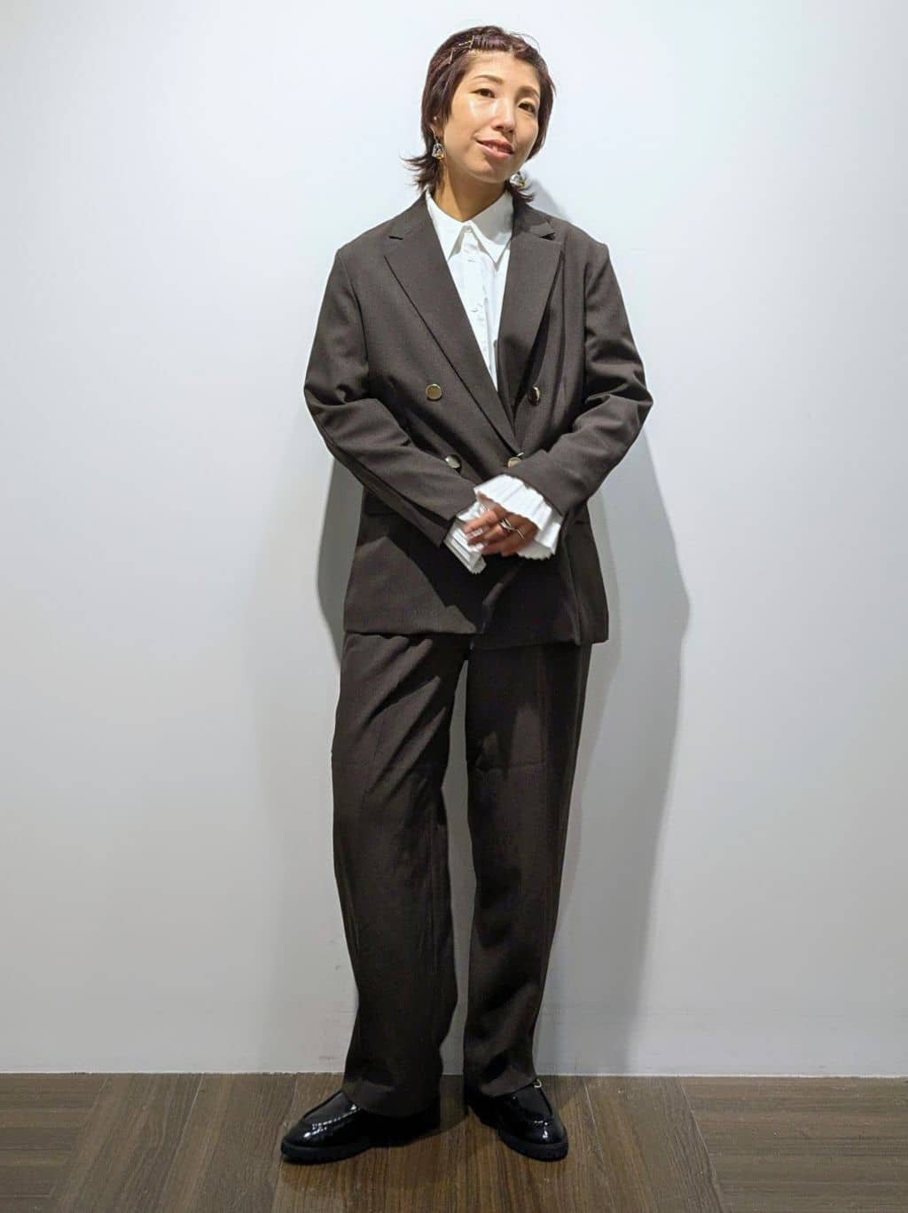 4410さんの「THE SHOP TK｜ベルト付バレルパンツ【セットアップ可】/CAVIANシリーズ」を使ったコーディネート