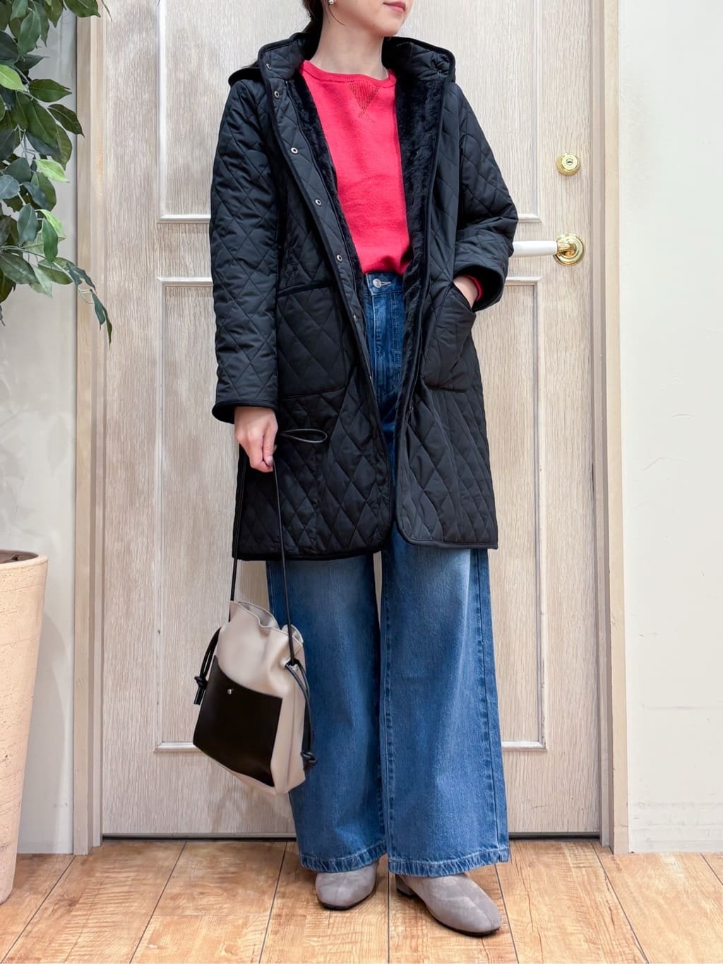 なみさんの「SHOO･LA･RUE｜【高レビュー/S-LL】脚のラインを拾いにくい デニムワイドパンツ」を使ったコーディネート