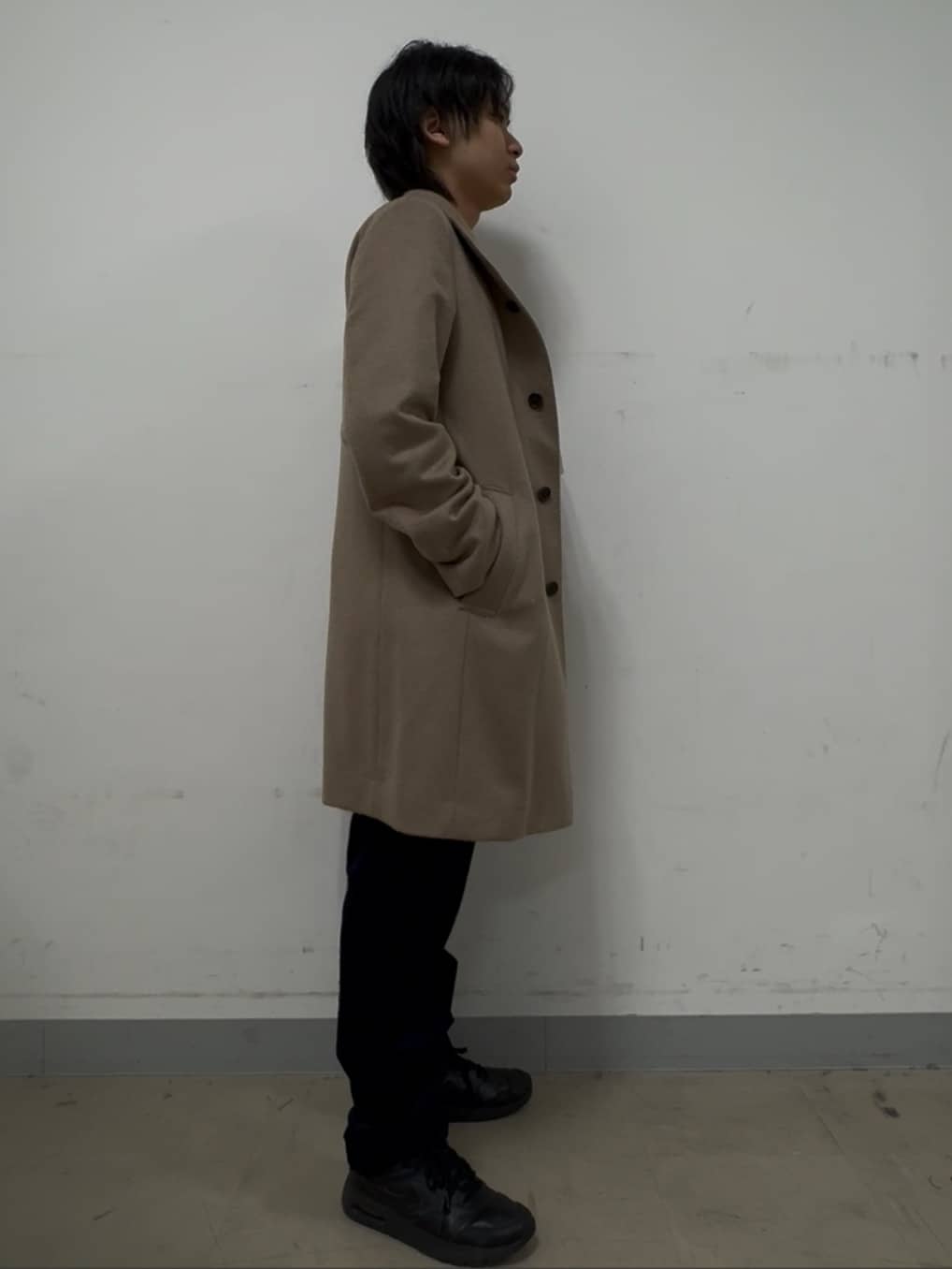 溝端佑太朗さんの「TAKEO KIKUCHI｜【ウールカシミヤブレンド】ビーバー調 スタンドカラー コート」を使ったコーディネート