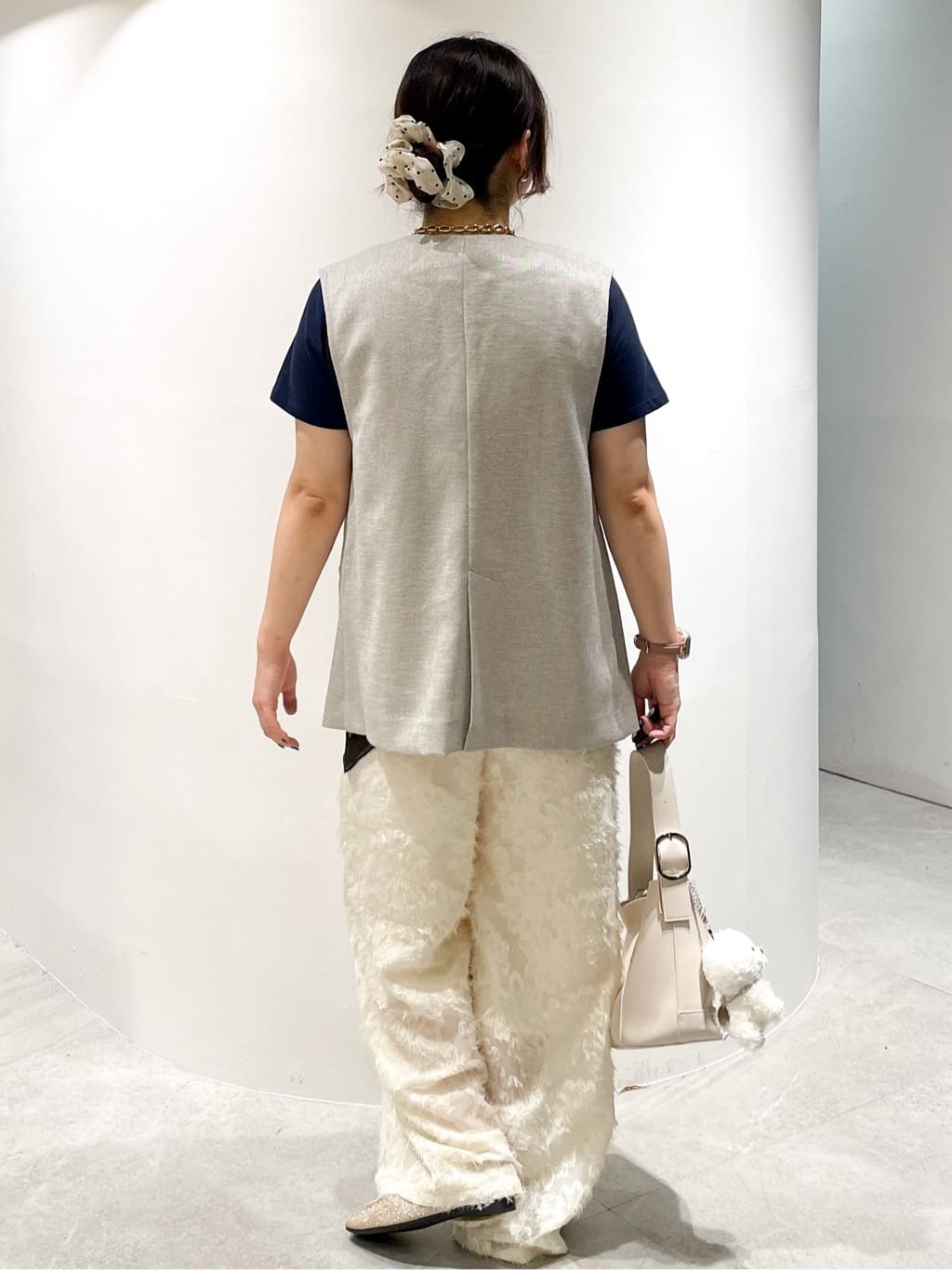 かりんさんの「OPAQUE.CLIP｜《5色展開》ベーシックTシャツ【洗濯機洗い可／UV／接触冷感】」を使ったコーディネート