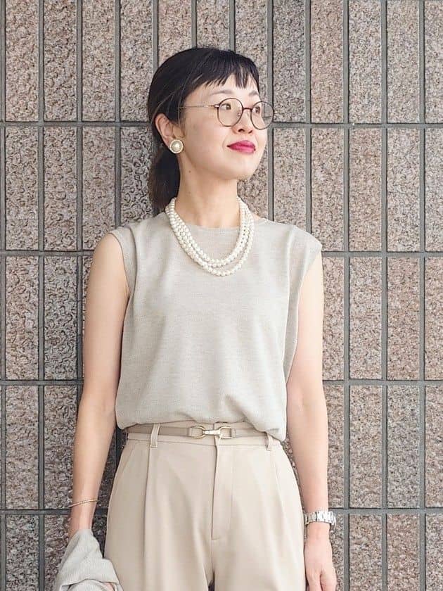 MUTSUKOさんの「UNTITLED｜【アンサンブル可/洗える】シアーノースリーブ プルオーバー」を使ったコーディネート