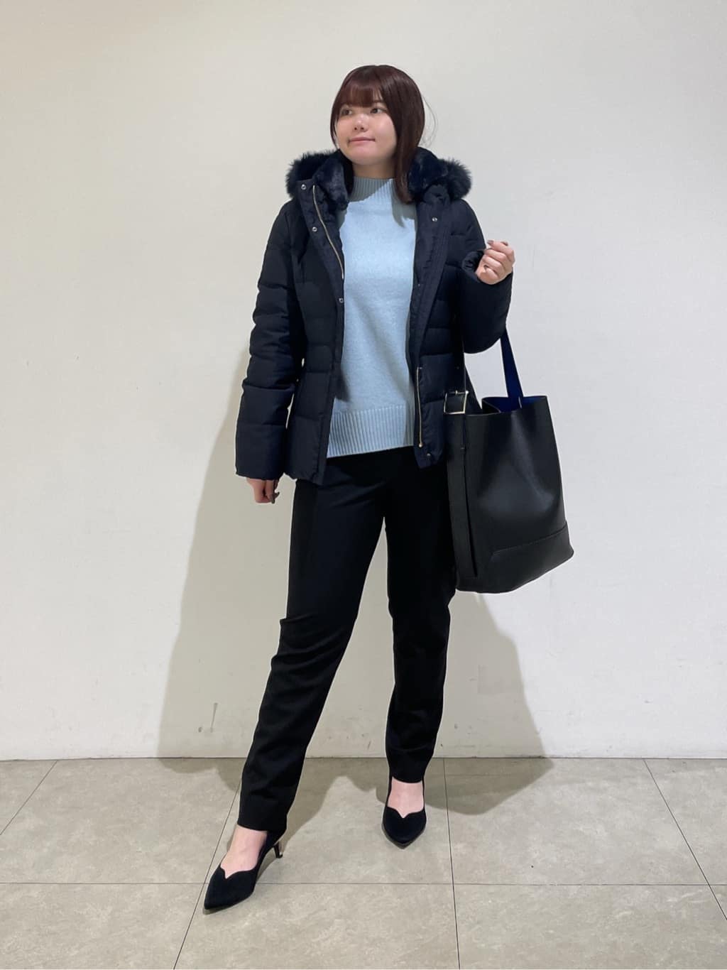 emikaさんの「INDIVI｜【名品／撥水／抗菌防臭】ショート丈リサイクルダウンコート」を使ったコーディネート