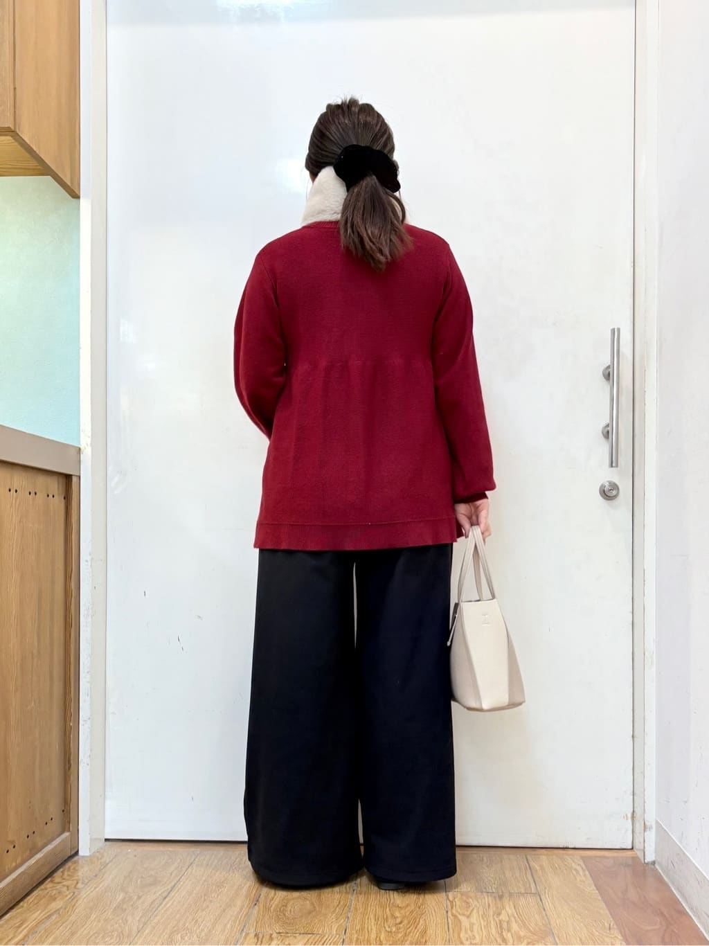 だいわさんの「SHOO･LA･RUE｜気になるお腹周りをカバー ケーブル編みペプラムニット」を使ったコーディネート