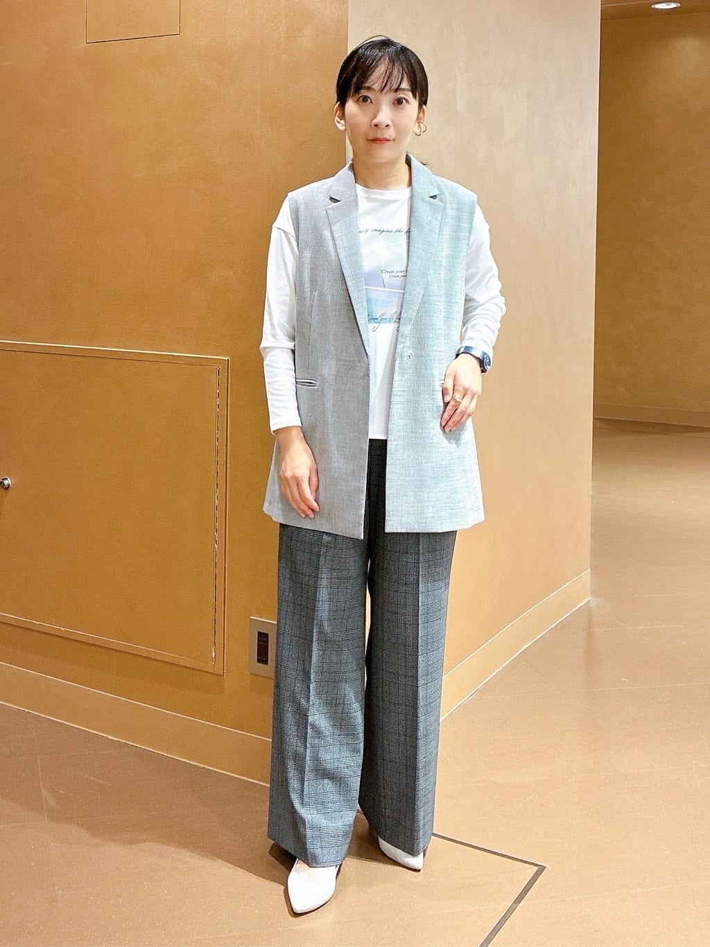 hattoriさんの「INDIVI｜【UVケア】プリントフォトロングTシャツ」を使ったコーディネート