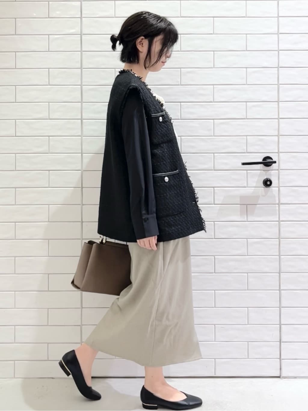 しおりさんの「OPAQUE.CLIP｜バイカラーボウタイブラウス【洗濯機OK】」を使ったコーディネート