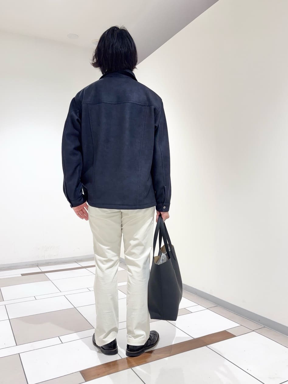 及川さんの「TAKEO KIKUCHI｜ストライプ小花 長袖シャツ」を使ったコーディネート