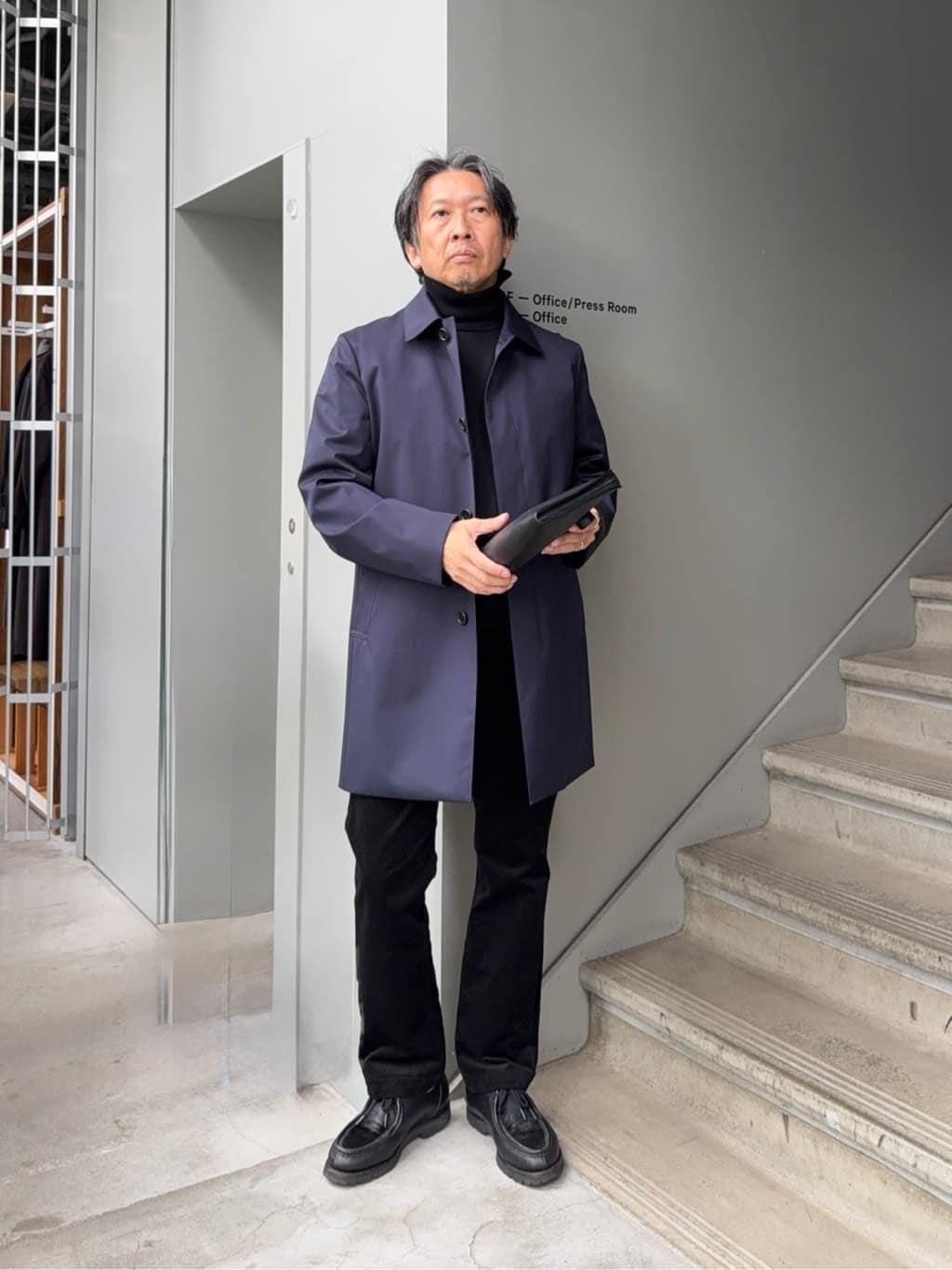 デザイナーTAKEman さんの「TAKEO KIKUCHI｜サイドゴアストレッチコーデュロイパンツ」を使ったコーディネート