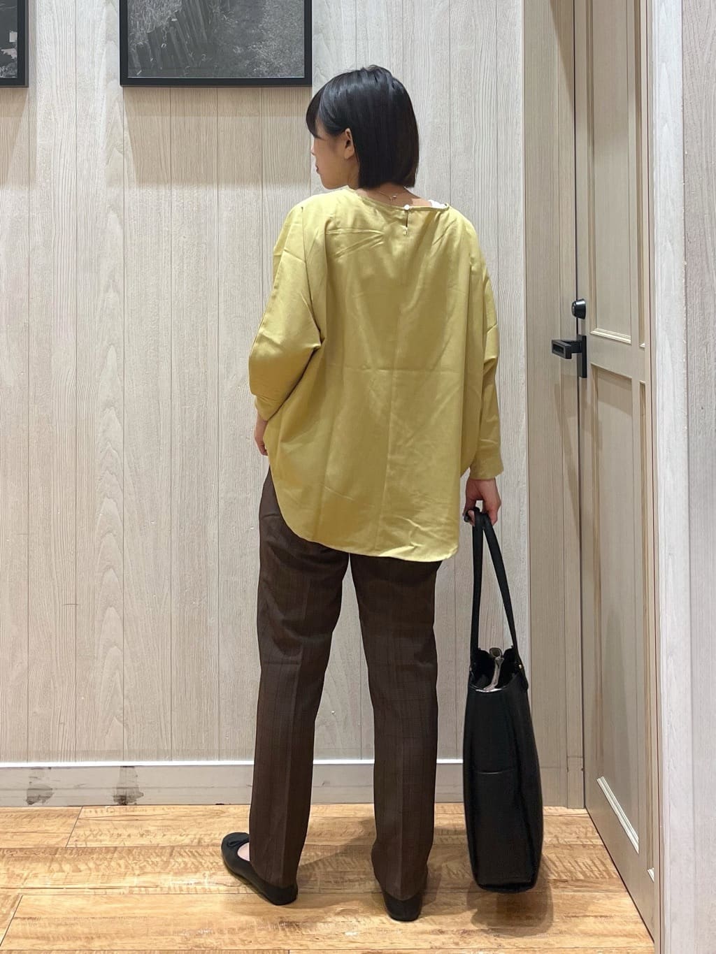 shirayuuuさんの「SHOO･LA･RUE｜【高レビュー/洗濯後しわになりにくい】1枚でサマ見え 8分袖ドルマンブラウス」を使ったコーディネート