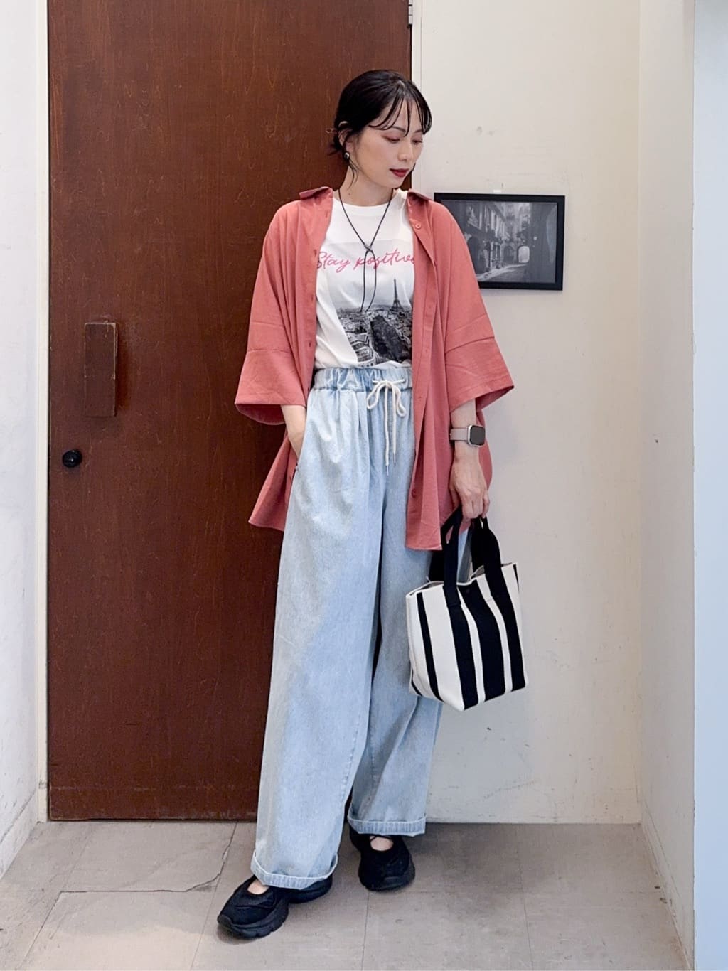 𝐇𝐢𝐫𝐨𝐦𝐢さんの「SHOO･LA･RUE｜【S-LL/体型カバー】気になる部分を隠したい大人のバックギャザーチュニック」を使ったコーディネート