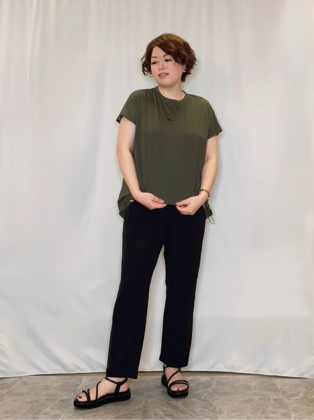 たみさんの「SHOO･LA･RUE｜【ひんやり】裾が絞れる フレンチスリーブトップス」を使ったコーディネート