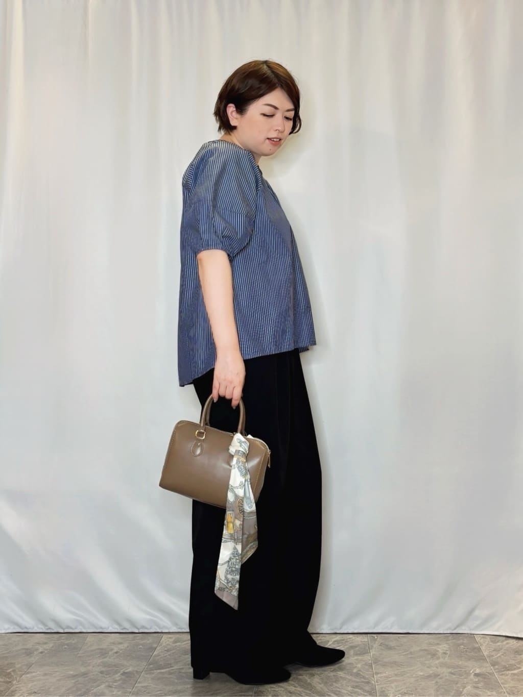 たみさんの「SHOO･LA･RUE｜【セットアップ可】さらりと軽やか 麻調ゆるカーブパンツ」を使ったコーディネート