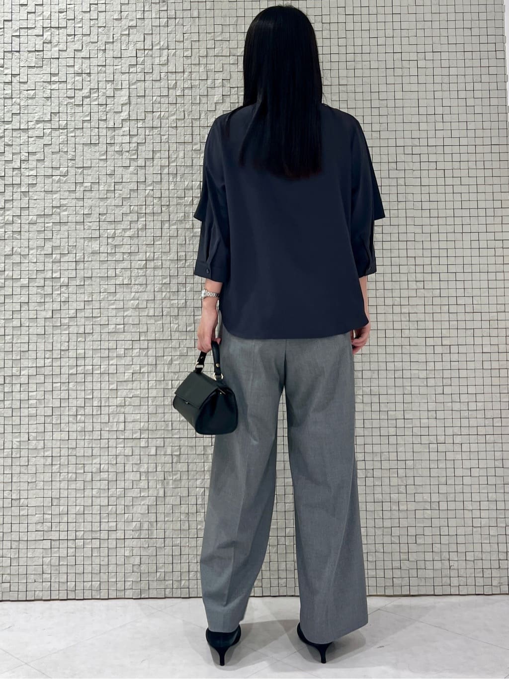 ナツキさんの「INDIVI｜【褒められパンツ】ワンタックワイドパンツ」を使ったコーディネート