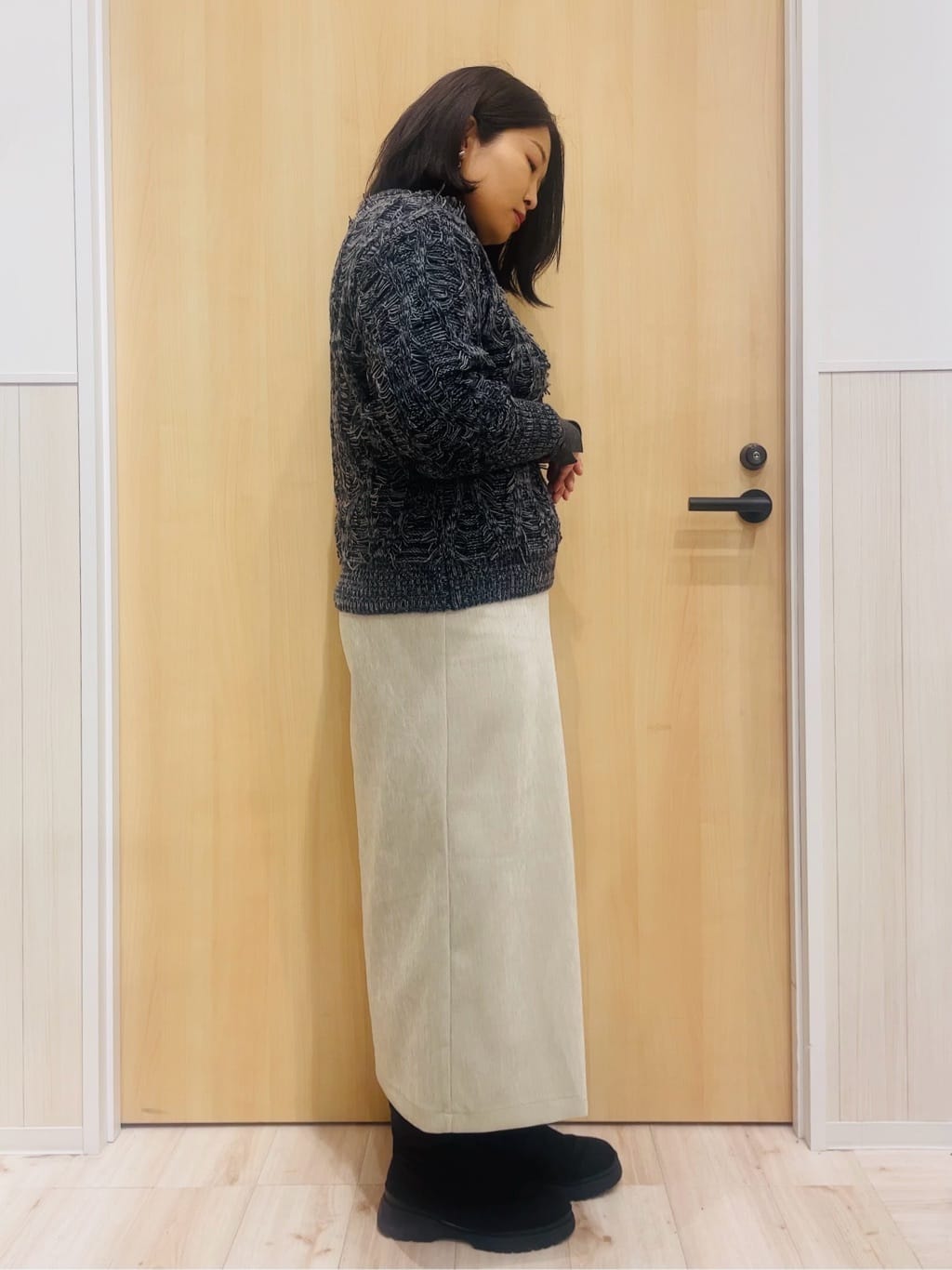 すーさんの「SHOO･LA･RUE｜【S-LL】大人も着やすいシックなカラー 主役級フリンジニット」を使ったコーディネート