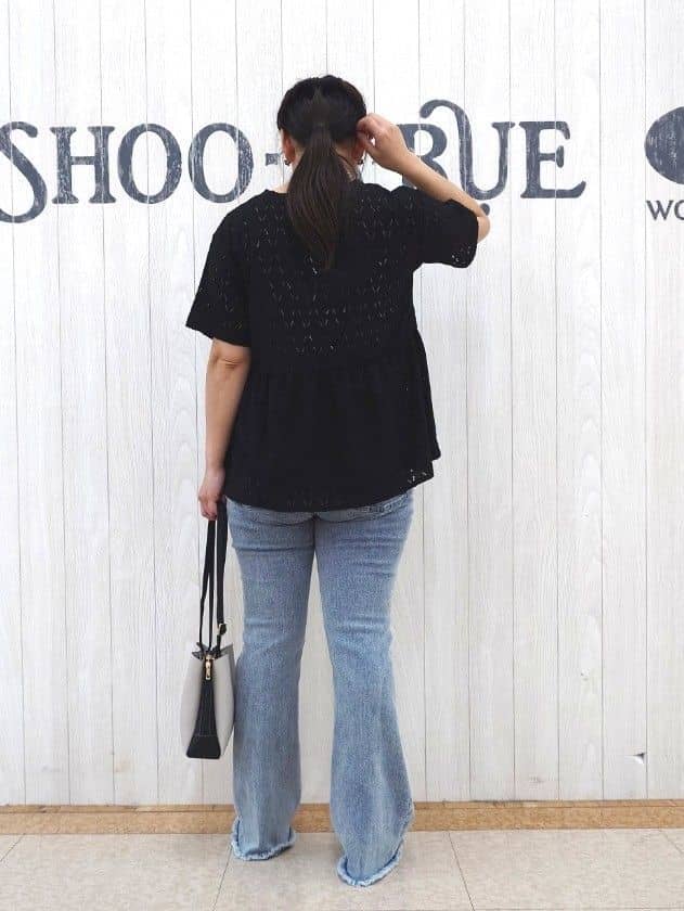とろろさんの「SHOO･LA･RUE｜【S-LL】インせず決まる レースペプラムトップス」を使ったコーディネート