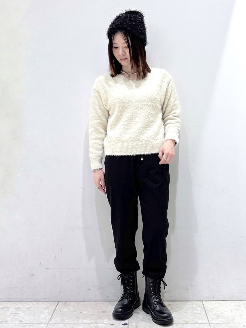 mameさんの「OPAQUE.CLIP｜撥水フードミドルダウンコート【防風／抗菌防臭／洗濯機OK】《S～LL》」を使ったコーディネート