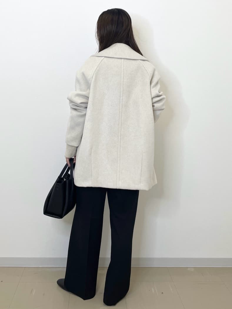 Akiさんの「OPAQUE.CLIP｜カシミヤブレンドウールミドルピーコート」を使ったコーディネート