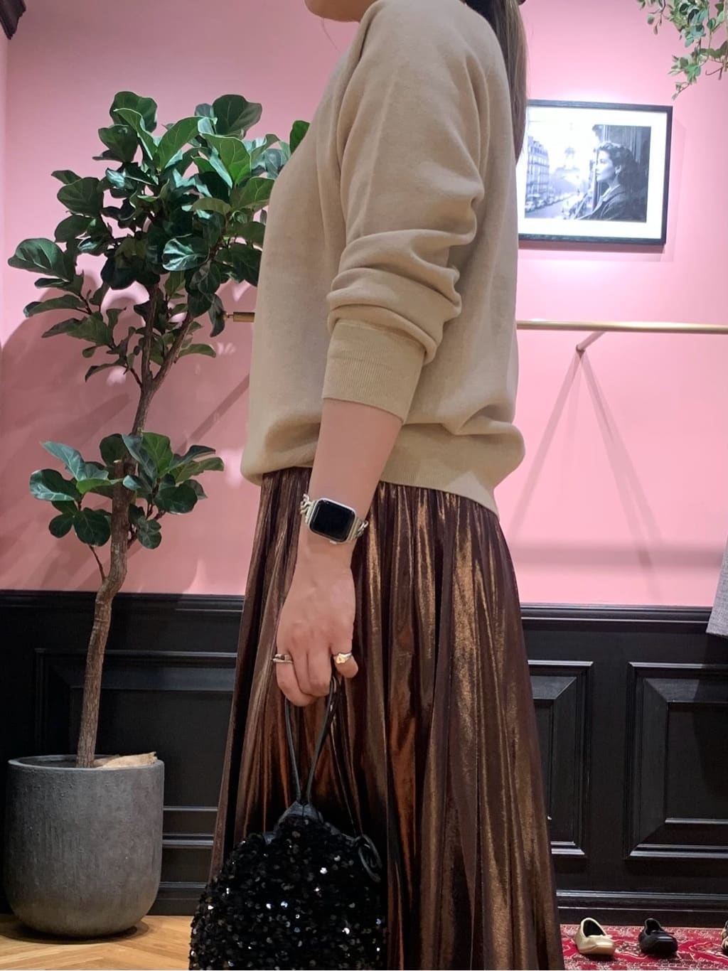 SAKAIさんの「DRESSTERIOR｜◆【洗える/ストレッチ性/オンオフ】箔プリントプリーツスカート」を使ったコーディネート