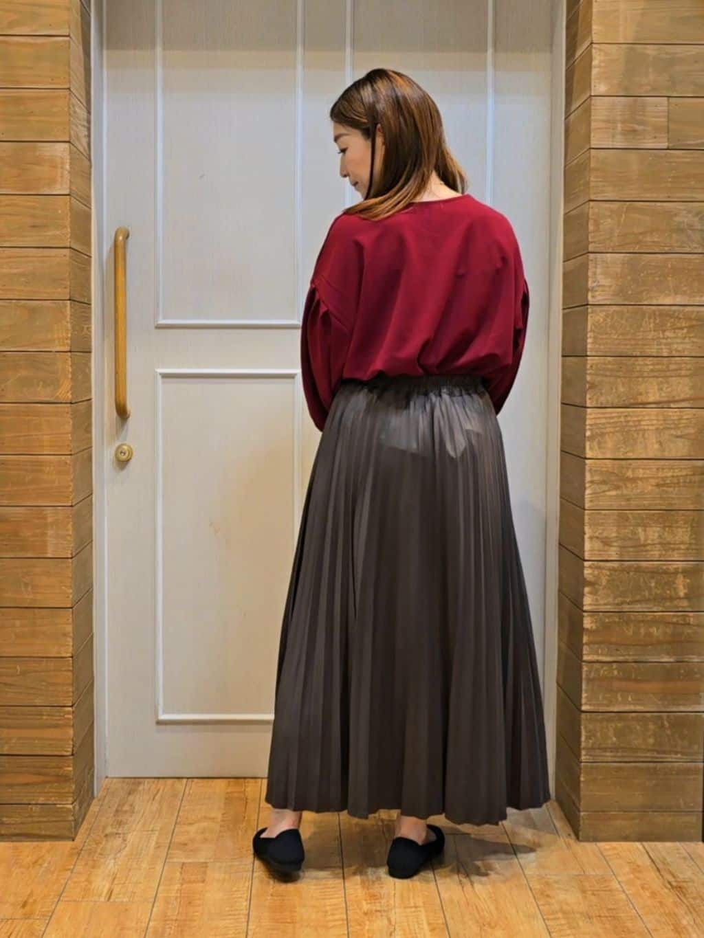 きららさんの「SHOO･LA･RUE｜【2点セット/7分袖】大人のきれい見え お袖タック入りアクセ付きトップス」を使ったコーディネート