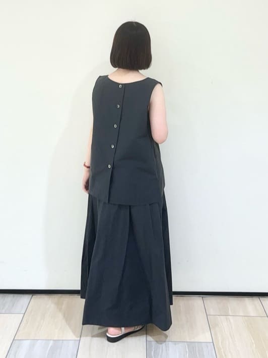 Mitsukiさんの「UNTITLED｜【2WAY/セットアップ可/ノースリーブ/前ボタン】ファブリカブラウス」を使ったコーディネート