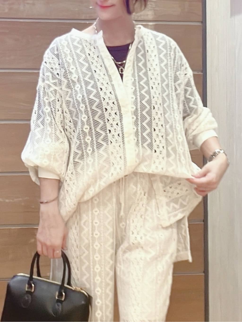 aaamiさんの「SHOO･LA･RUE｜【セットアップ可】レース使いが美しい バンドカラーシャツ」を使ったコーディネート
