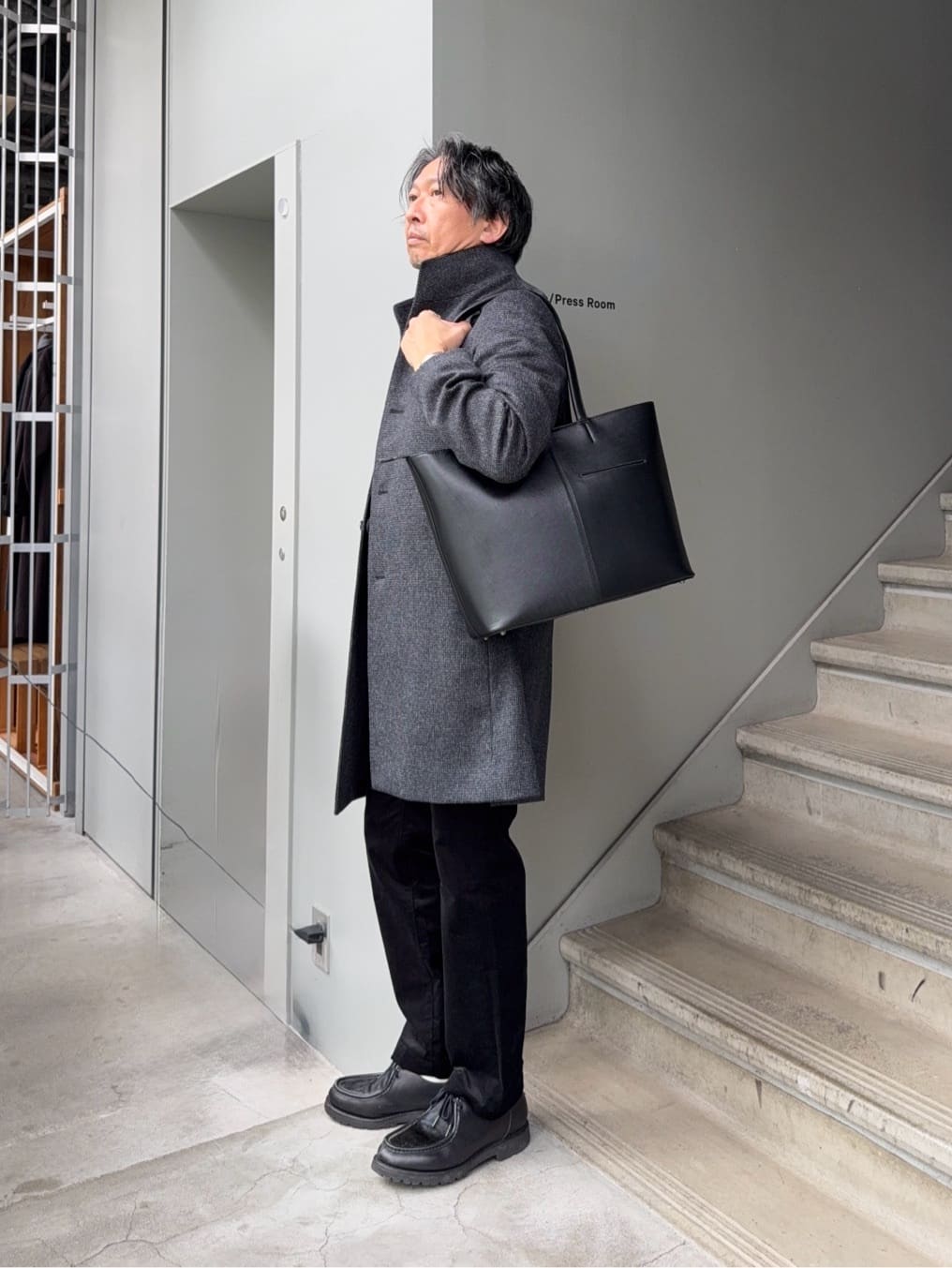デザイナーTAKEman さんの「TAKEO KIKUCHI｜カシミヤブレンド ビーバー調ピンヘッドスタンドカラーコート」を使ったコーディネート