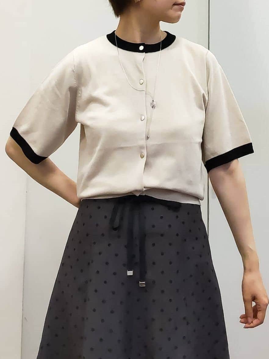 やまちゃんさんの「grove｜ドットで華やぐ　軽やかマーメイドスカート」を使ったコーディネート