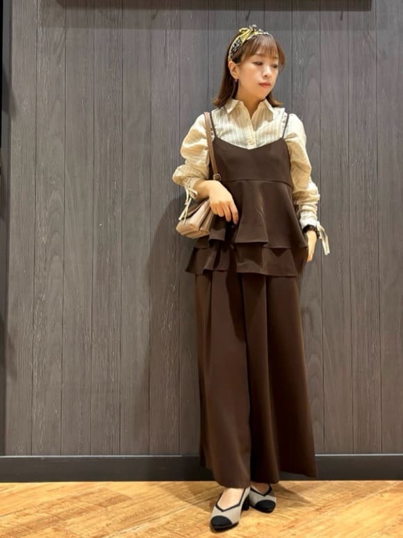 meiさんの「SHOO･LA･RUE｜【S-LL】程よい透け感 ストライプ柄 お袖ギャザーデザインシャツ」を使ったコーディネート