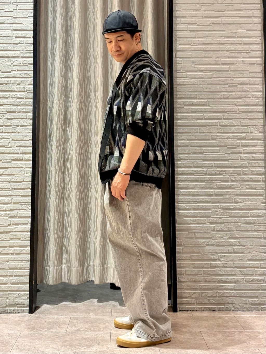 Pーyamaさんの「THE SHOP TK｜【季節の変わり目に活躍】ニットカーディガン 選べる2デザイン(柄&無地)/洗濯機OK」を使ったコーディネート