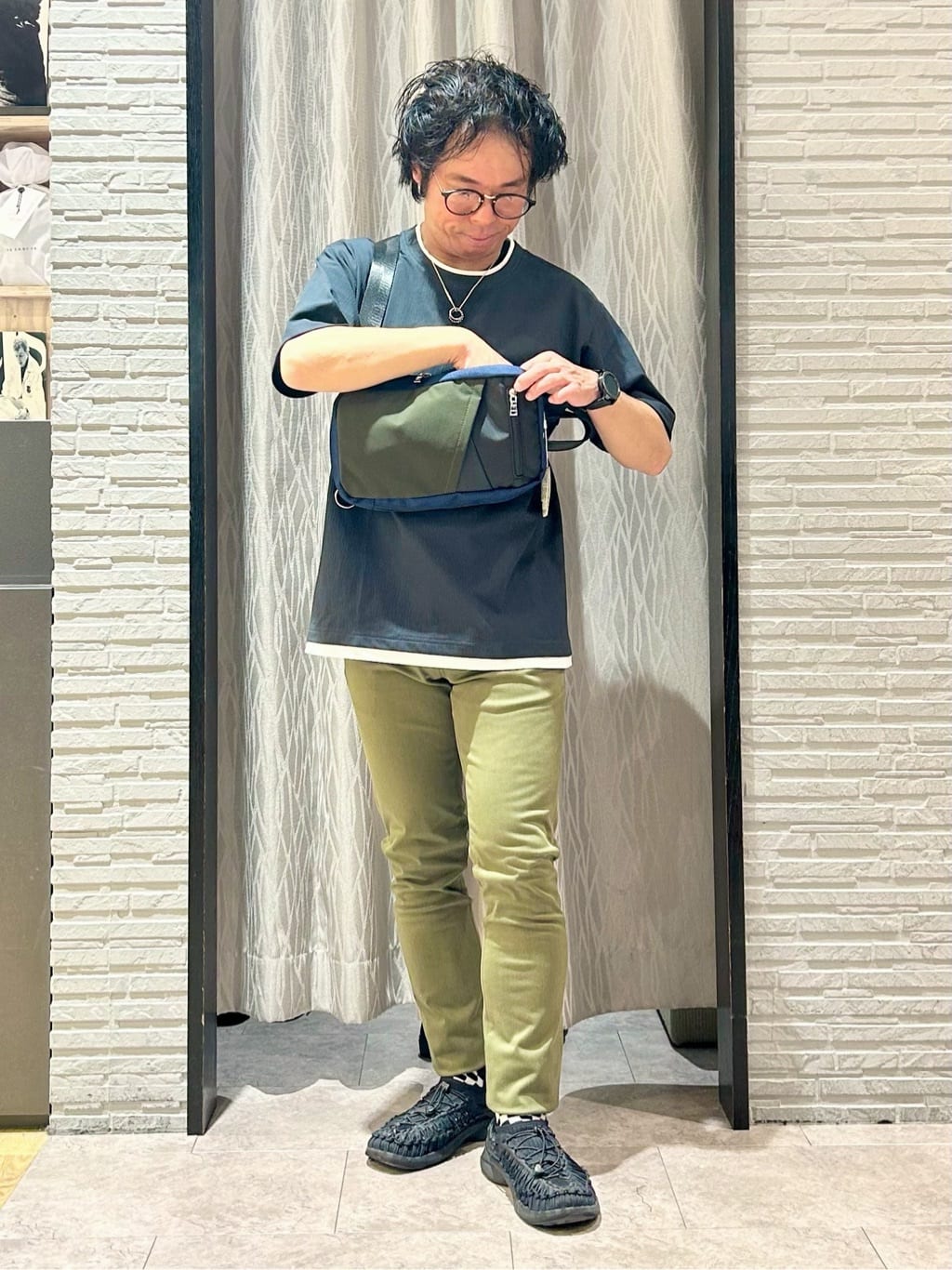 KENJI Iさんの「THE SHOP TK｜楊柳フェイクレイヤード半袖Tシャツ 【吸水速乾/毛玉になりにくい/洗濯機OK】」を使ったコーディネート