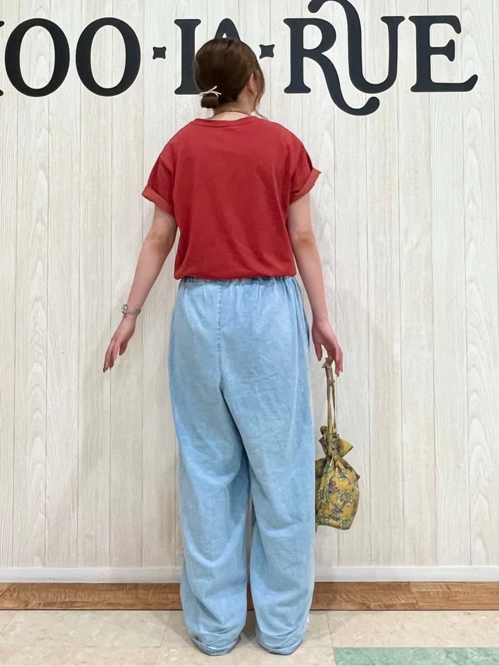shiiさんの「SHOO･LA･RUE｜【S-LL/ひんやり/UV】選べる6柄でそれぞれ欲しくなる プリントTシャツ」を使ったコーディネート