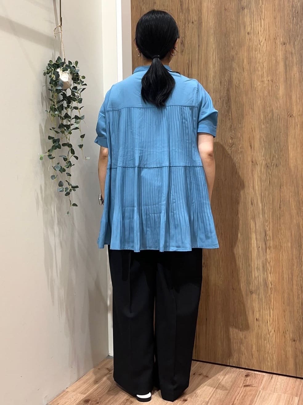 Reinaさんの「grove｜【体型カバー】ラフに着たい　ティアードプリーツブラウス」を使ったコーディネート