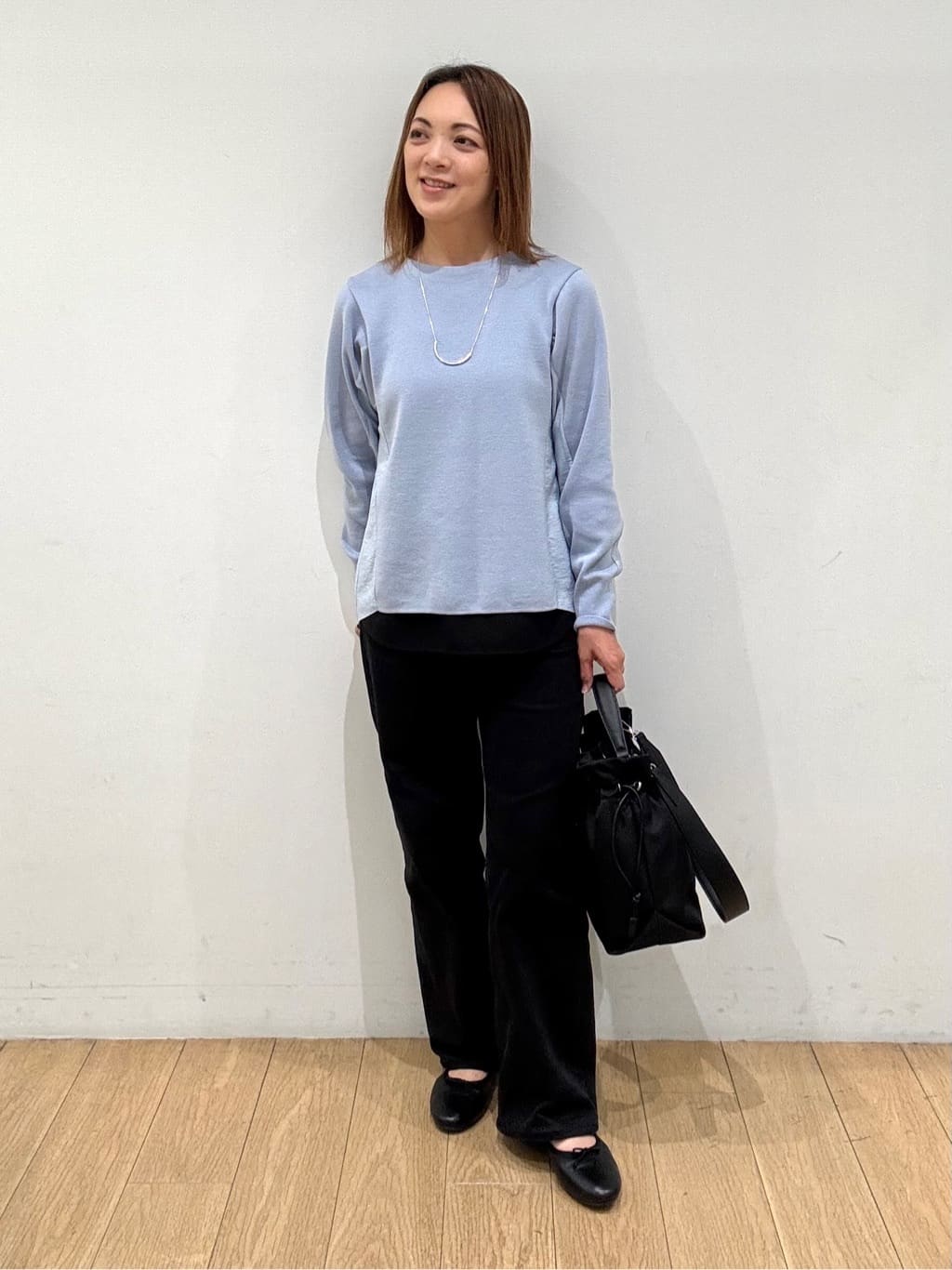 mikkoさんの「INDIVI｜【名品／撥水／抗菌防臭】ショート丈リサイクルダウンコート」を使ったコーディネート