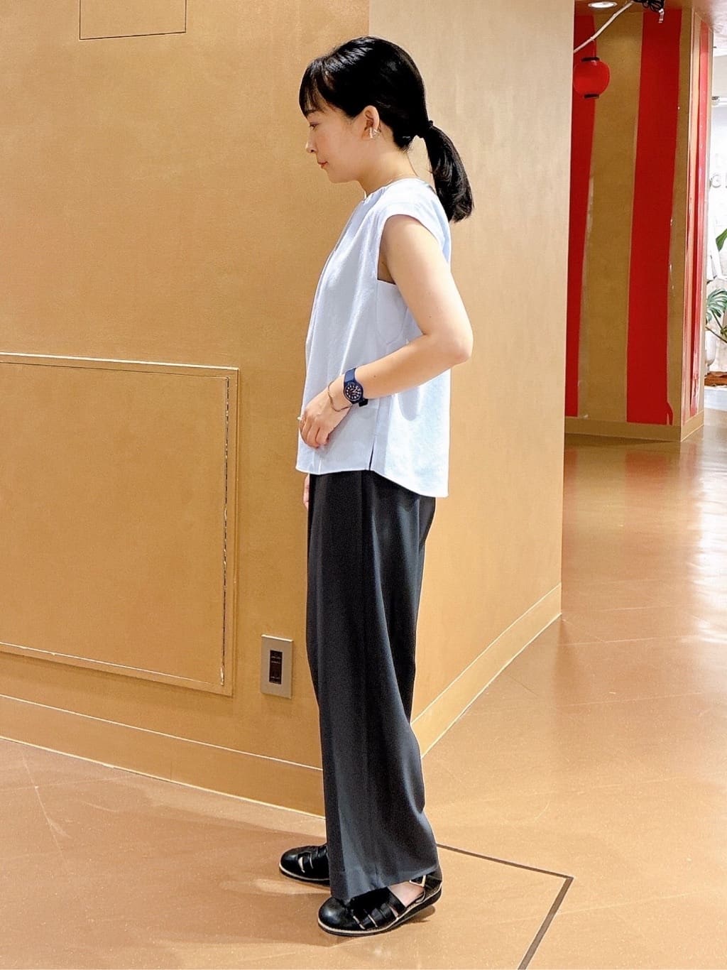 hattoriさんの「INDIVI｜【UVケア／SETUP可能】エアリージョーゼット ワイドパンツ」を使ったコーディネート