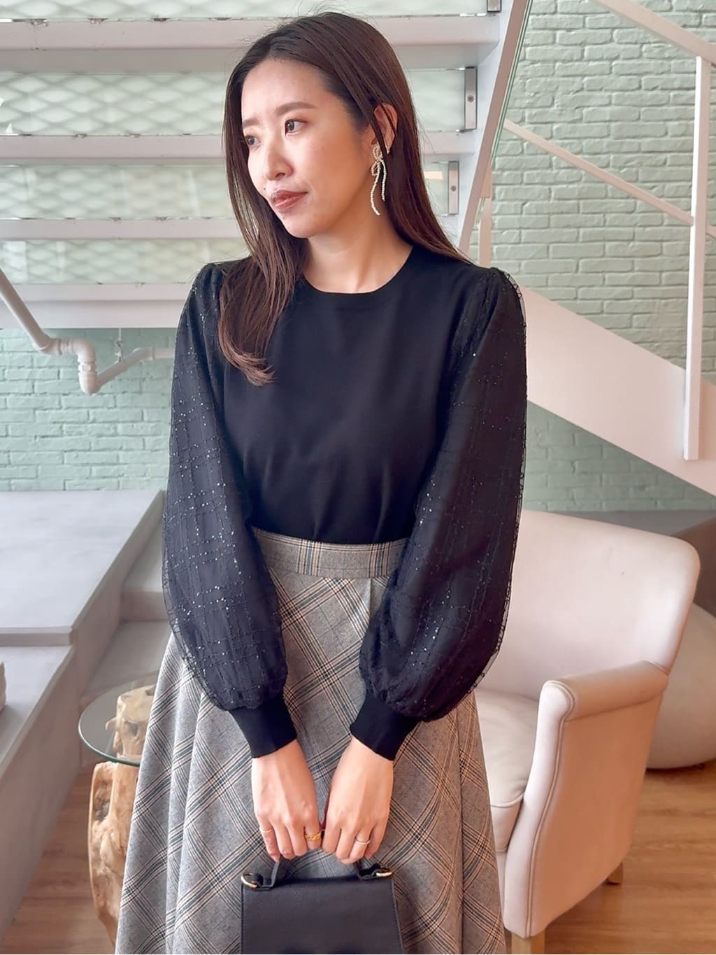 teiさんの「Couture brooch｜【フェミニン・着映え】袖チェックチュール ドッキングニット」を使ったコーディネート