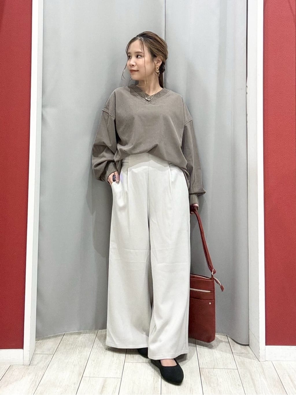 shioさんの「SHOO･LA･RUE｜【洗濯機可/S-LL】すっきり見えにこだわった コーデュロイチュニックワンピース」を使ったコーディネート
