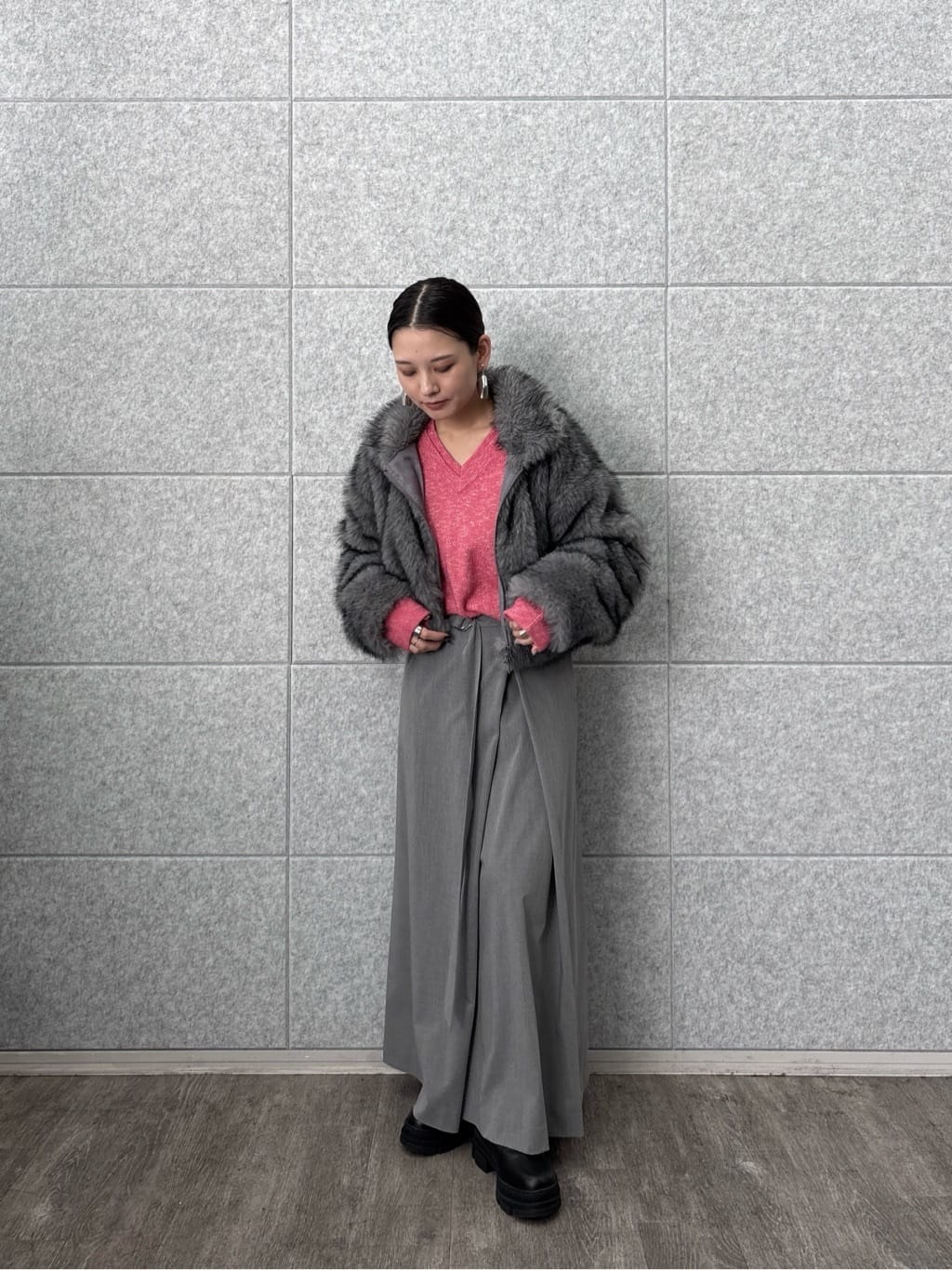 ayanoさんの「INDIVI｜【再入荷】レイヤーネックメランジラメニット」を使ったコーディネート