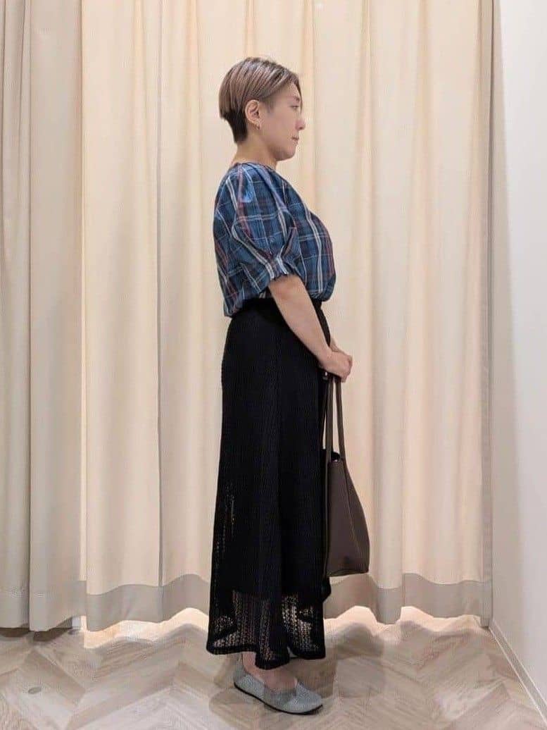 ユカさんの「SHOO･LA･RUE｜【S-LL/5分袖】お袖タックできれいに魅せる 大人のチェックブラウス」を使ったコーディネート