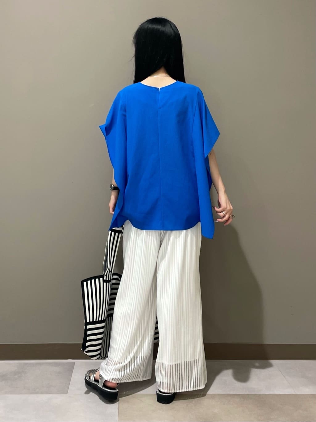 KEIKOさんの「INDIVI｜【体型カバー】スクエアブラウス」を使ったコーディネート
