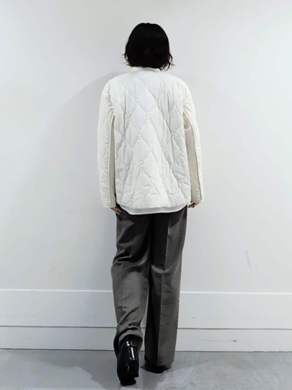 ミズタさんの「UNTITLED｜【重ね着レイヤードに】杢調ニットベスト」を使ったコーディネート