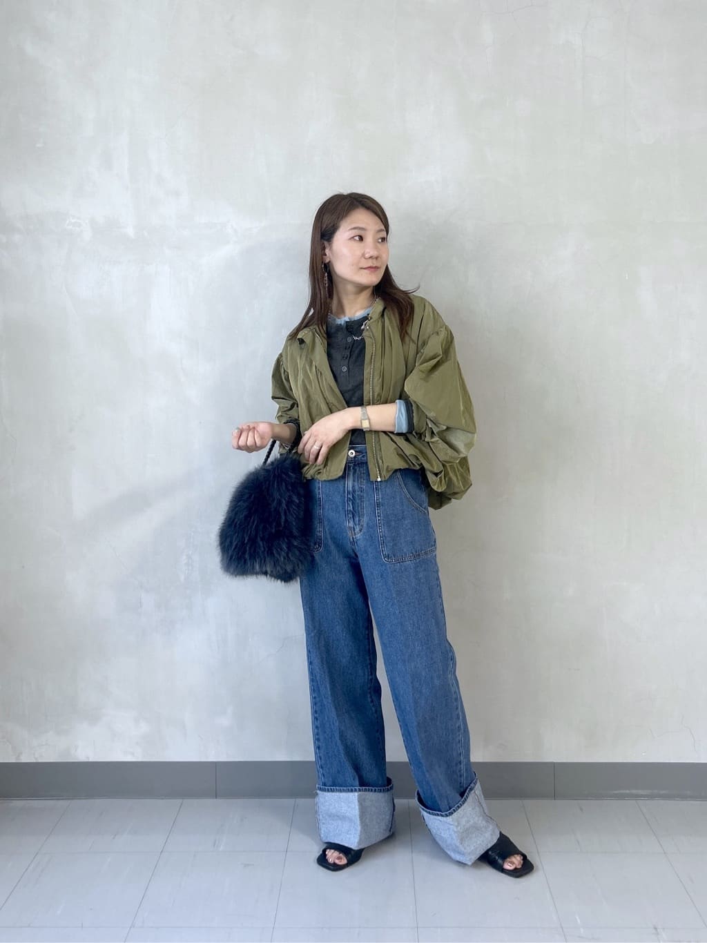 takaさんの「INDIVI｜バルーンナイロンブルゾン」を使ったコーディネート