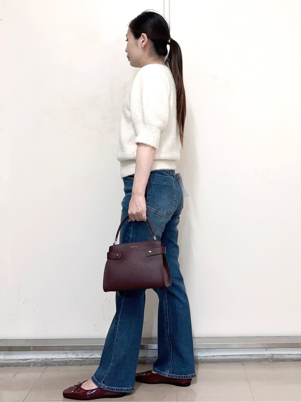 あきさんの「OPAQUE.CLIP｜キラキラボリュームスリーブニット【洗濯機洗い可】」を使ったコーディネート