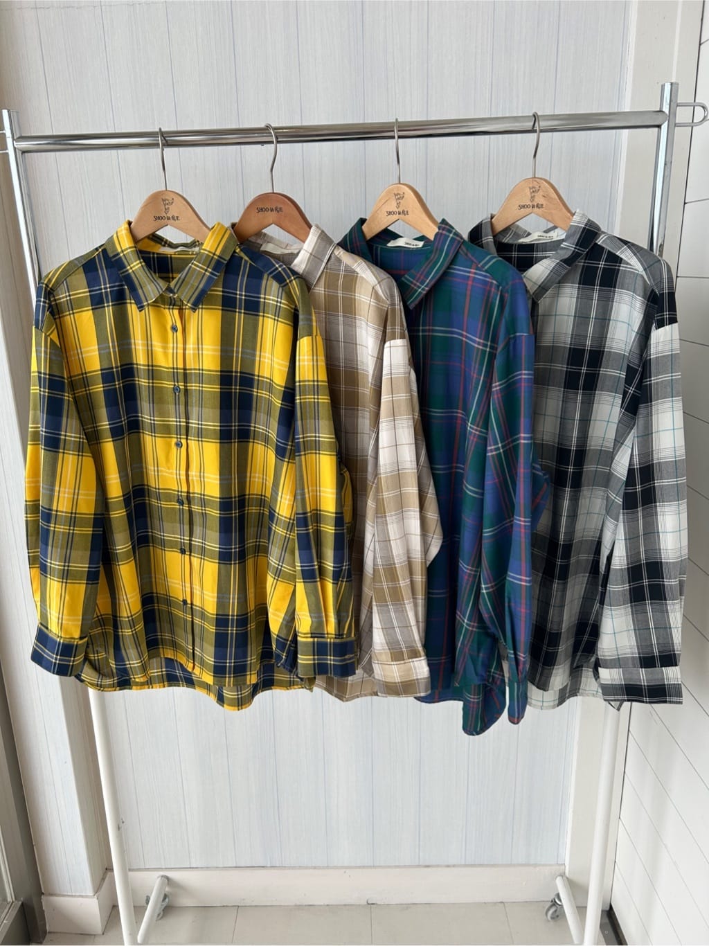 Kamyさんの「SHOO･LA･RUE｜【洗濯機可/S-LL】程よい抜け感 大人のチェックシャツ」を使ったコーディネート