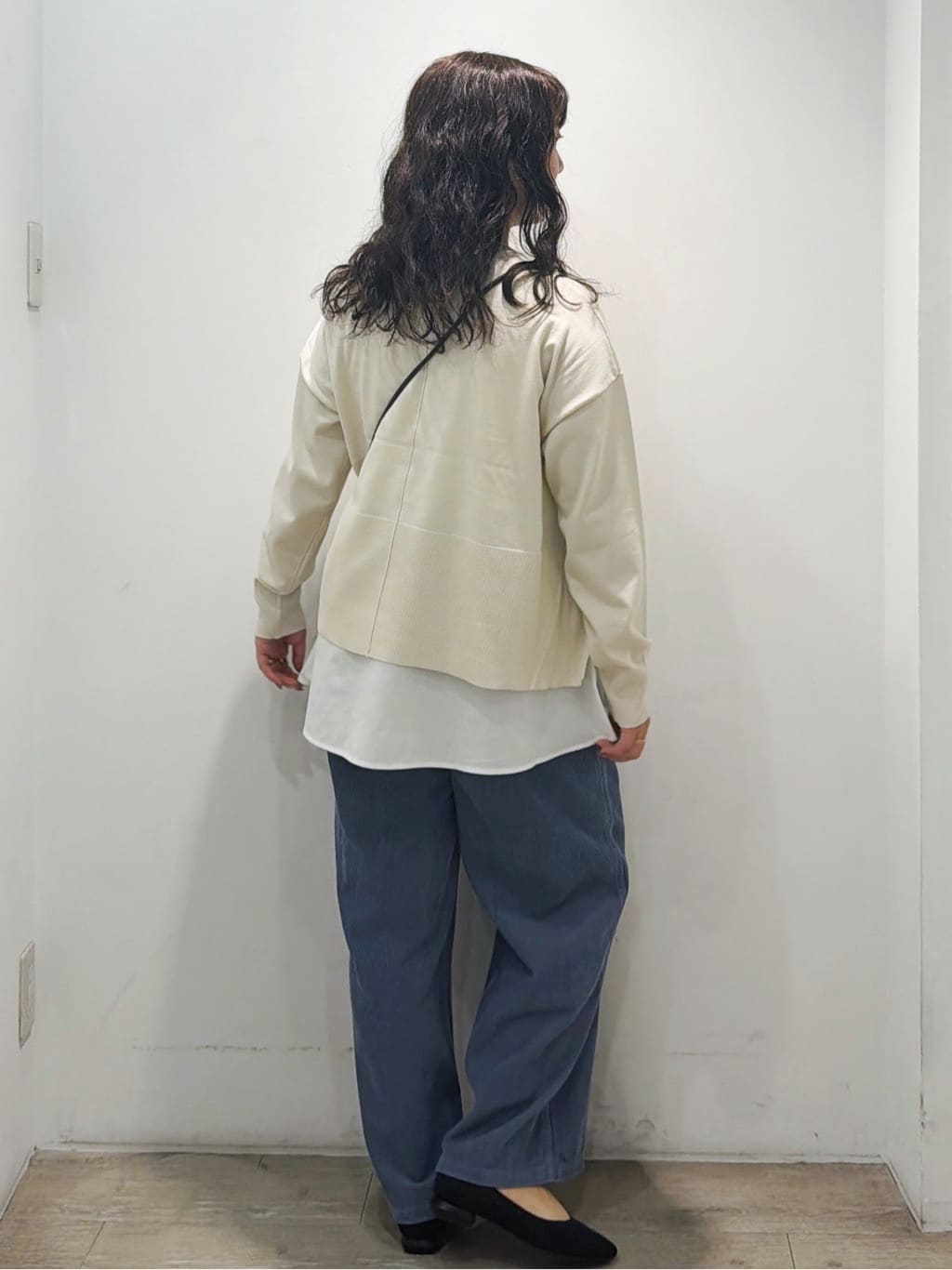sumicaさんの「OPAQUE.CLIP｜《ツインセット》リラクシーサイドスリットニット&times;ドッキングタンク【洗濯機洗い可】」を使ったコーディネート