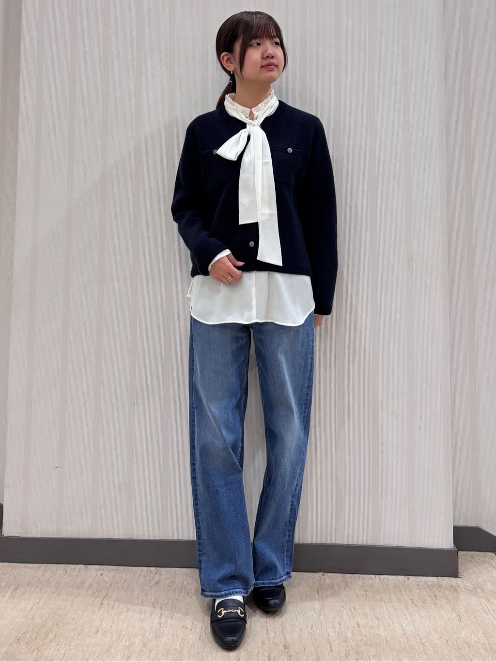 ちひさんの「INDIVI｜【褒められデニム】ワイドストレート デニムパンツ」を使ったコーディネート