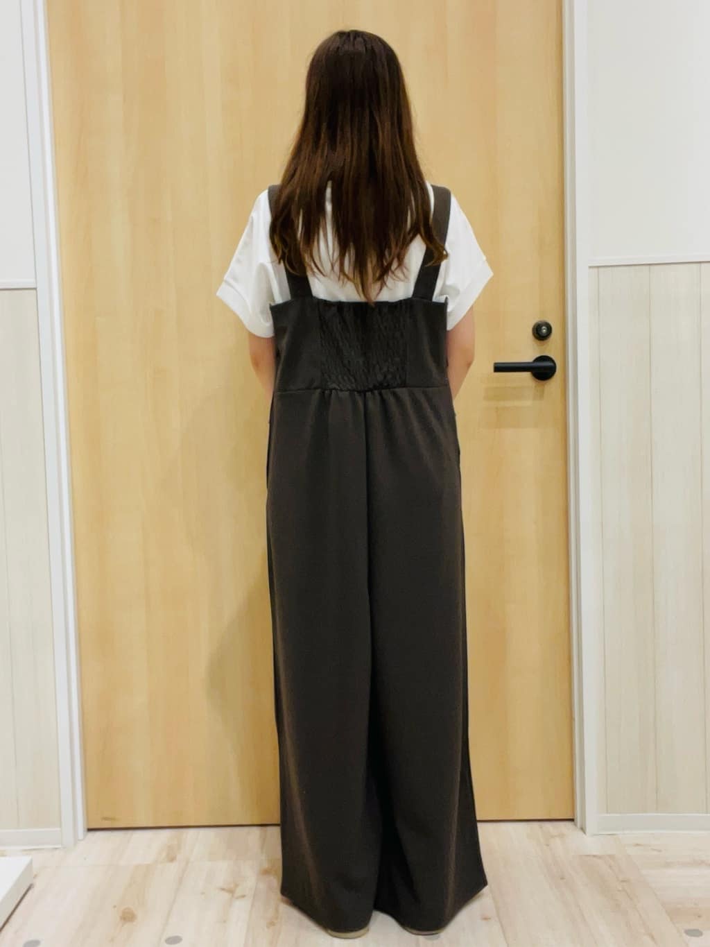 minamiさんの「SHOO･LA･RUE｜【洗える/S-LL】ティアードフリルサロペット」を使ったコーディネート
