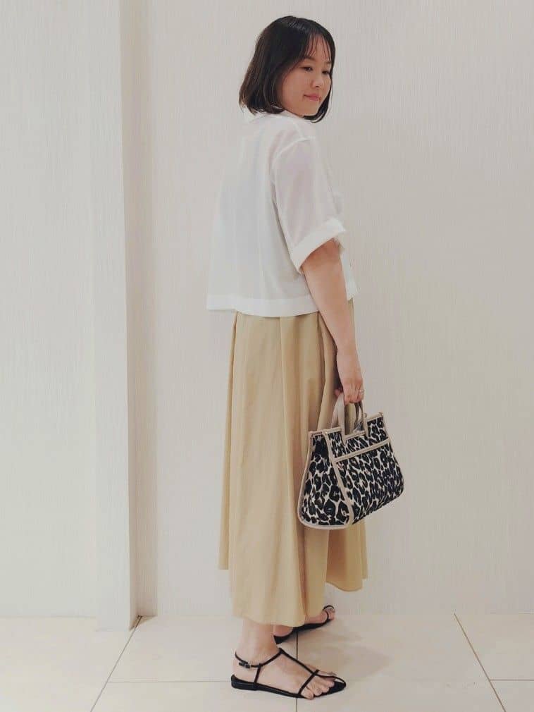 naokoさんの「UNTITLED｜【前開き/洗える】ショート丈シアーシャツ」を使ったコーディネート