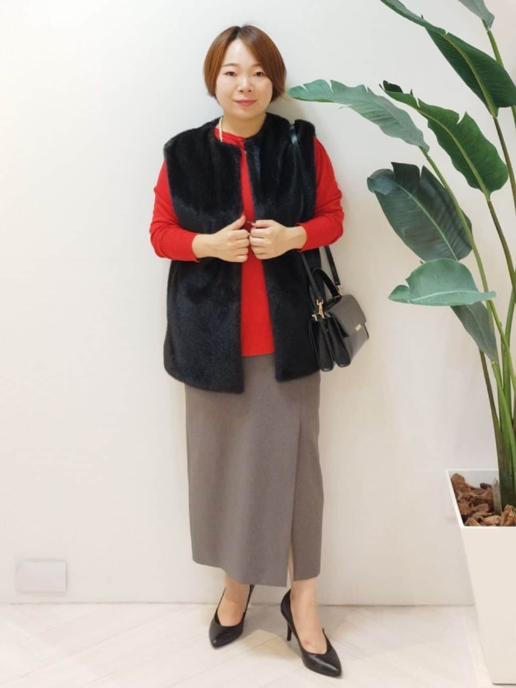 s u g iさんの「UNTITLED｜【8色展開/体型カバー】魅せるタイムレスニット」を使ったコーディネート