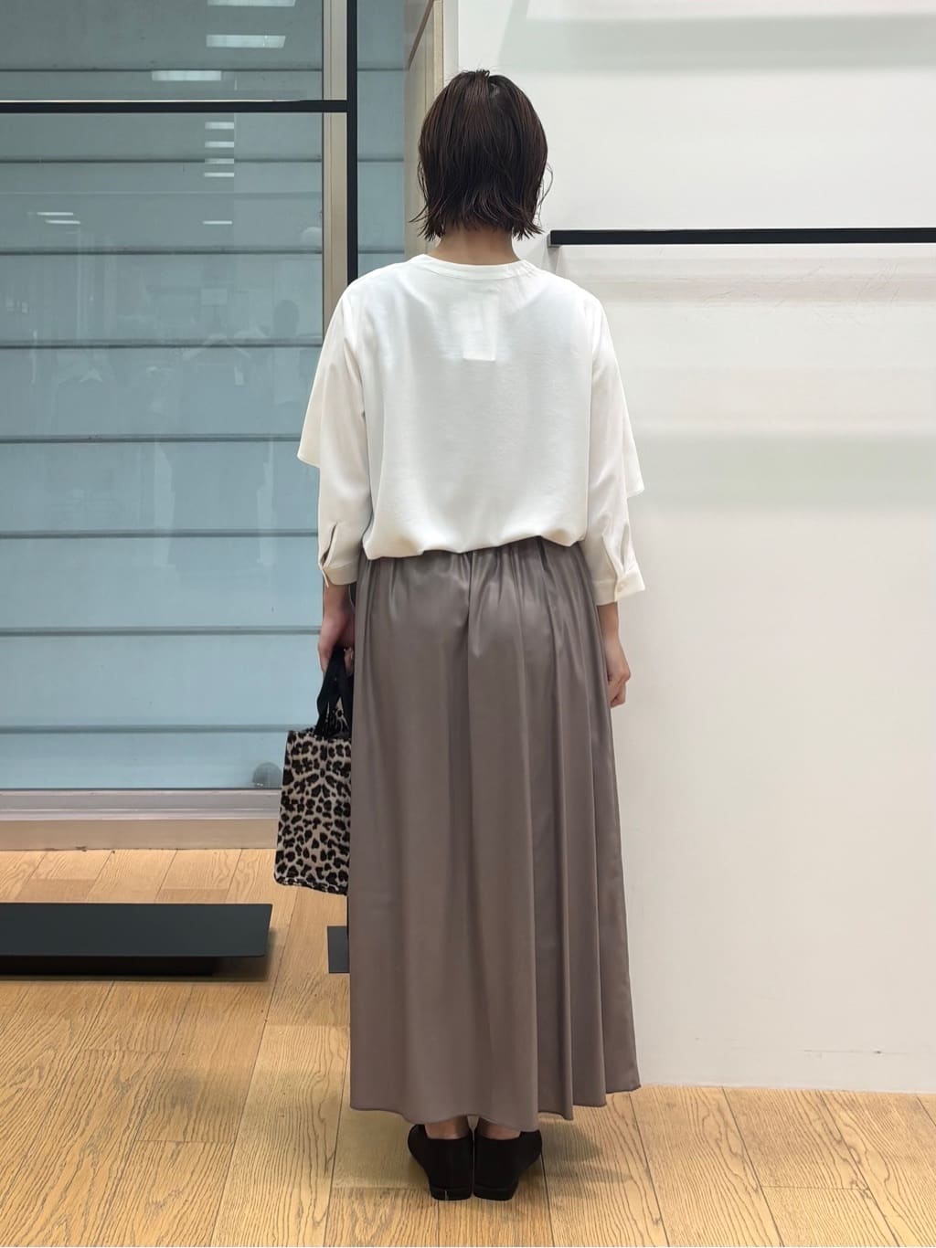 asamiさんの「INDIVI｜【羽織りとしても活躍！】ケープカラーブラウス」を使ったコーディネート