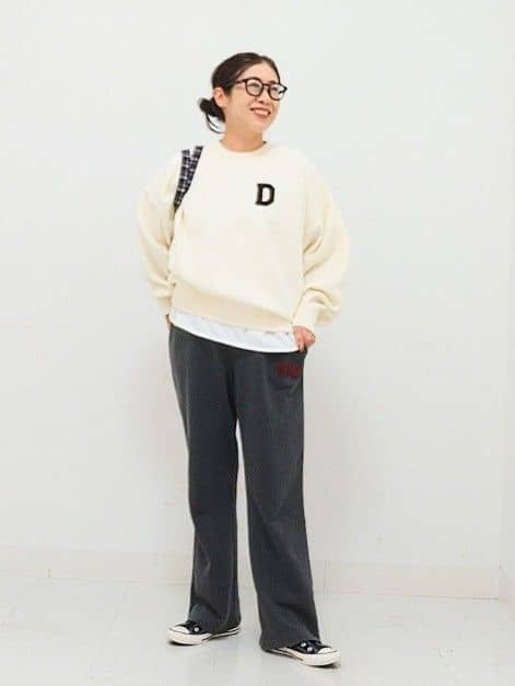 KJさんの「Dessin｜【洗える】Dサガラ刺繍ワッペン付きニット」を使ったコーディネート